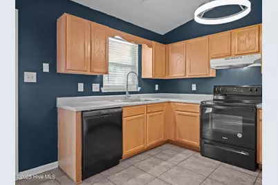218 Winterberry Court, Jacksonville, NC 28540 - Photo 8