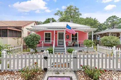209 W St George Street, Southport, NC 28461 - Photo 8