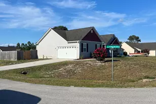 400 Duncan Dr S, Richlands, NC 28574 - Photo 2