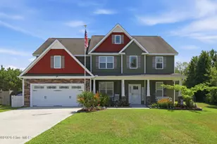 402 Canoe Ln, Swansboro, NC 28584 - Photo 1