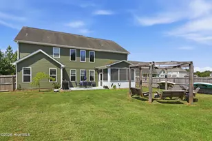 402 Canoe Ln, Swansboro, NC 28584 - Photo 36