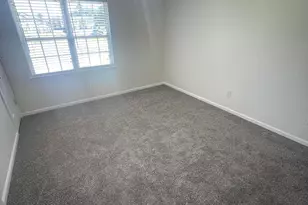300 Pinegrove Ct, Jacksonville, NC 28546 - Photo 2