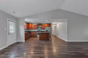 202 Cottage Brook Ct, Richlands, NC 28574 - Photo 8