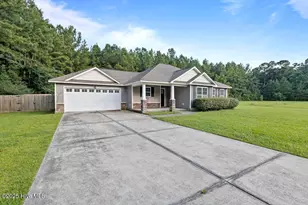 201 Bell Ave, Maysville, NC 28555 - Photo 2