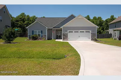 125 Bridgeport Drive, Sneads Ferry, NC 28460 - Photo 1