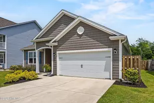 504 Edgewater Wy, Surf City, NC 28445 - Photo 4