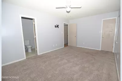 621 S Hampton Drive, Jacksonville, NC 28546 - Photo 16