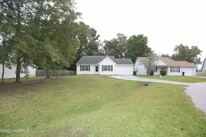 621 S Hampton Drive, Jacksonville, NC 28546 - Photo 2