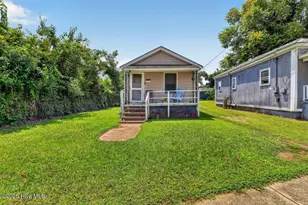 1029 Queen St, New Bern, NC 28560 - Photo 2
