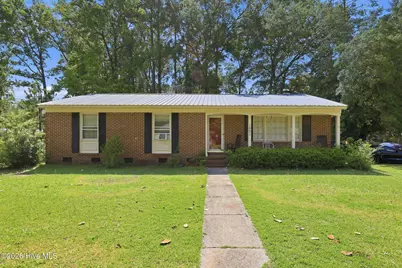 1001 E Scotsdale Road, Laurinburg, NC 28352 - Photo 1