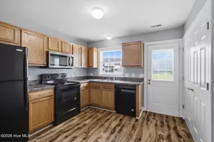 801 Springwood Dr, Jacksonville, NC 28546 - Photo 8