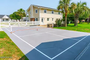 310 Holly Ln, Cape Carteret, NC 28584 - Photo 4