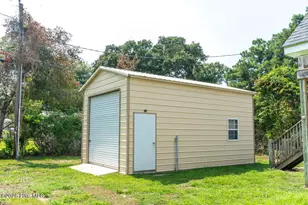 310 Holly Ln, Cape Carteret, NC 28584 - Photo 6