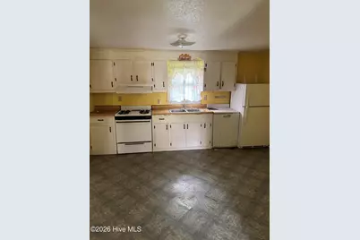 300 Dr Martin Luther King Jr Avenue, Edenton, NC 27932 - Photo 4