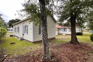 1506 E Oak Island Dr, Oak Island, NC 28465 - Photo 4
