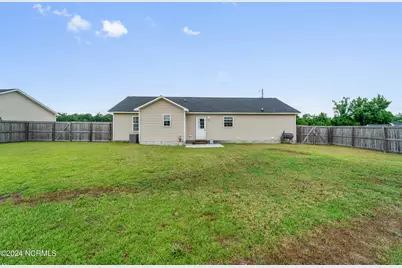 120 Woodbury Farm Drive, Jacksonville, NC 28540 - Photo 18