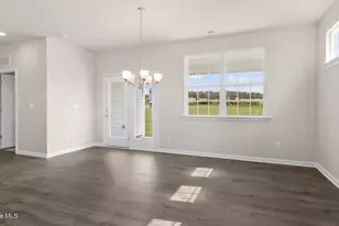 353 Maddox Dr, Aberdeen, NC 28315 - Photo 6