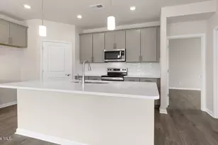 353 Maddox Dr, Aberdeen, NC 28315 - Photo 10