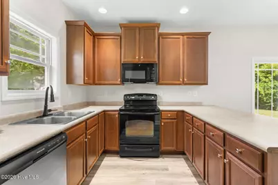 110 S Stone Drive, Sneads Ferry, NC 28460 - Photo 10