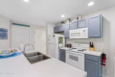 3350 Club Villas Drive # 203, Southport, NC 28461 - Photo 4