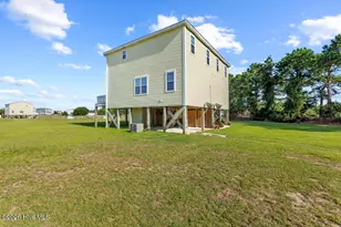 220 Twin Oaks Dr, Hampstead, NC 28443 - Photo 2