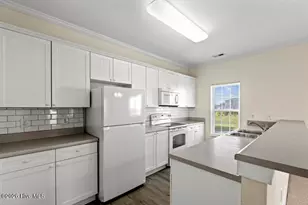 220 Twin Oaks Dr, Hampstead, NC 28443 - Photo 10