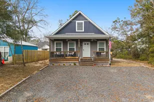 125 NW 15th St, Oak Island, NC 28465 - Photo 4
