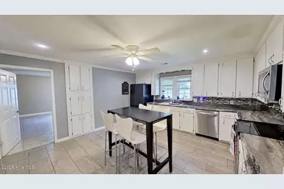 27 East Drive, Jacksonville, NC 28546 - Photo 8