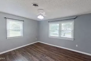 27 East Dr, Jacksonville, NC 28546 - Photo 18