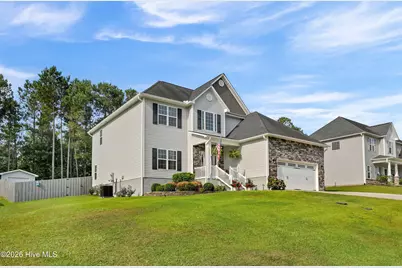 379 W Huckleberry Way, Rocky Point, NC 28457 - Photo 2