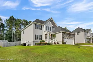 379 W Huckleberry Way, Rocky Point, NC 28457 - Photo 2