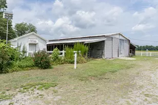 8865 Nc Hwy 87, Tar Heel, NC 28392 - Photo 16