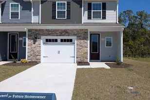 107 Cmns Vw Dr, Hampstead, NC 28443 - Photo 1
