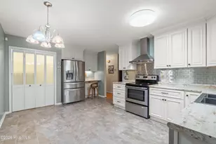 1318 N Shore Dr, Southport, NC 28461 - Photo 6
