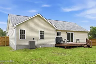 123 Lawndale Ln, Sneads Ferry, NC 28460 - Photo 32