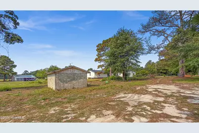 10027 Garland Highway, Clinton, NC 28328 - Photo 48