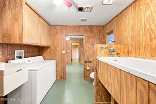 957 Broadway St, Surf City, NC 28445 - Photo 18