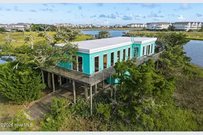 957 Broadway Street, Surf City, NC 28445 - Photo 2