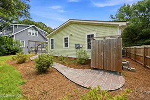 609 Clarendon Ave, Southport, NC 28461 - Photo 30