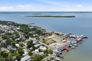 609 Clarendon Ave, Southport, NC 28461 - Photo 46