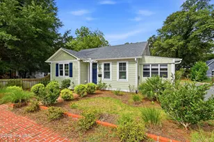 609 Clarendon Ave, Southport, NC 28461 - Photo 2