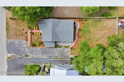 609 Clarendon Avenue, Southport, NC 28461 - Photo 40