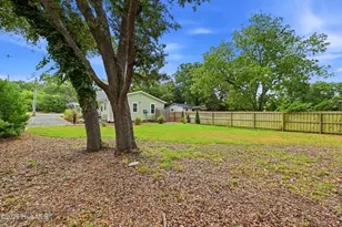 609 Clarendon Ave, Southport, NC 28461 - Photo 36