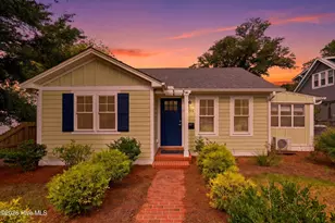 609 Clarendon Ave, Southport, NC 28461 - Photo 1