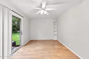 1700 Crescent Dr, Elizabeth City, NC 27909 - Photo 10