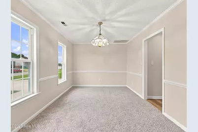 812 Commons Drive N, Jacksonville, NC 28546 - Photo 2