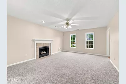 812 Commons Drive N, Jacksonville, NC 28546 - Photo 6
