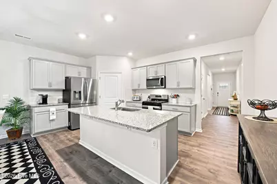 2013 Montford Drive, New Bern, NC 28562 - Photo 2