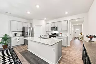 2013 Montford Dr, New Bern, NC 28562 - Photo 2