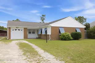 712 James Dr, Newport, NC 28570 - Photo 2